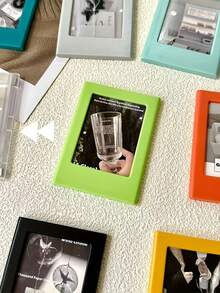 定制照片和磁性相框套装 - 本套装包含专为冰箱设计的磁性塑料相框，旨在完美展示您的即时照片。 - 彩色 - 查看 8