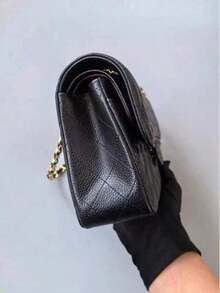 2026 New Genuine Leather Look Crossbody Bag, Feng CF Black-Gold Lychee Pattern Bag, Caviar Sheepskin Leather - 羊皮銀扣的正確名稱是什麼? - 查看 5