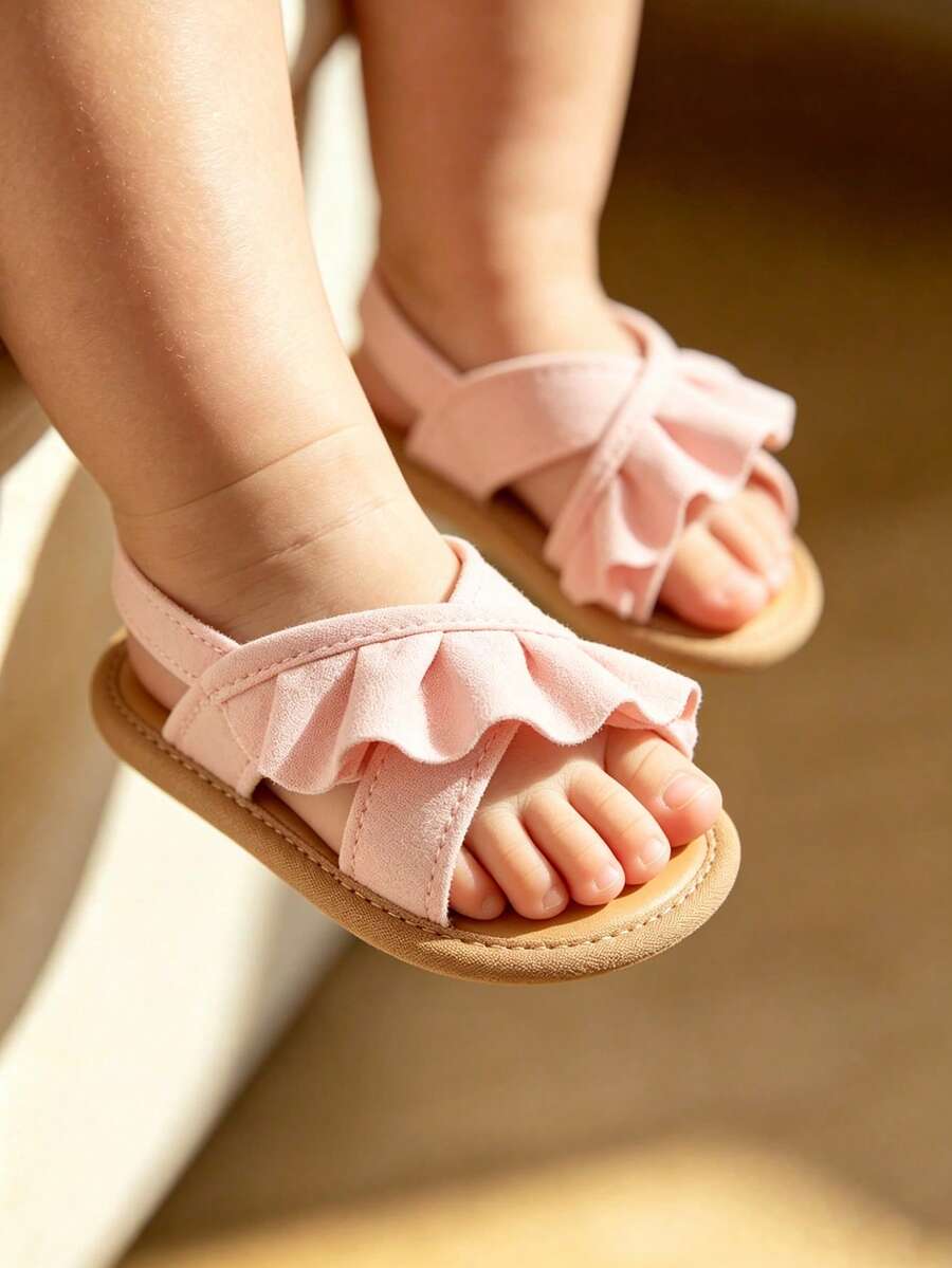 Dép xăng đan đế mềm mùa hè cho bé gái, kiểu dáng dễ thương với bèo nhún, có thể điều chỉnh độ dài, chống trơn trượt. Giày tập đi cho bé sơ sinh.