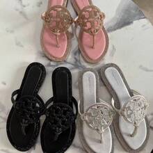 Crystal Encrusted Metallic Medallion Flip Flops Women's Rhinestone Thong Sandals Summer Slides Soft-Soled Comfortable Walking Shoes Luxury Bling Outdoor Wear  Aesthetic Footwear Elegant Wedding Guest Sandals Sparkling Evening Party Slides Casual All-Match Lazy Shoes Lightweight Breathable Summer Essentials Chic Boho Rhinestone Sandals Anti-Slip Durable Sole Fashionable Slip-On Shoes Vacation Must-Have Stylish Beach Mops High-End Decorative Strappy Sandals Comfortable Padded Footbed Feminine Glitzy Sandals Sparkly Summer Slides Travel-Ready Beachwear Non-Skid Outdoor Sandals High Fashion Sparkle Slippers Daily Wear Elegant Slides Modern Shoes Bling Strappy Sandals Soft Bottom Everyday Comfort Shoes Glamorous Vacation Sandals Pretty Rhinestone Footwear Urban Leisure Slides Flat Shiny Straps Mops  Slides - trắng - Xem 1