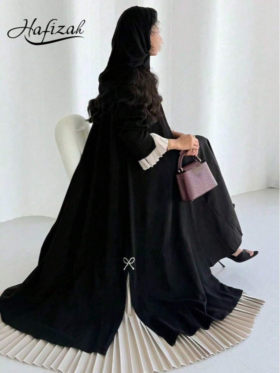 Hafizah 女士长款宽松纯色睡袍，饰有白色荷叶边和仿珍珠蝴蝶结，春季黑色