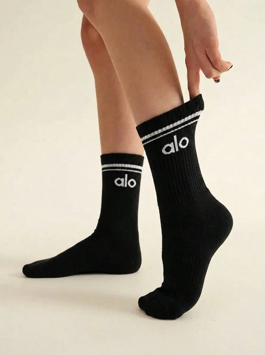 Vớ cổ ngắn unisex kiểu cổ điển, thấm hút mồ hôi, thoáng khí, mềm mại, co giãn tốt, màu trơn, dễ giặt, nhanh khô, đa năng, thích hợp cho thể thao hàng ngày, nam và nữ, một cỡ duy nhất, màu đen A0480U-BLACK - màu đen - Xem 1