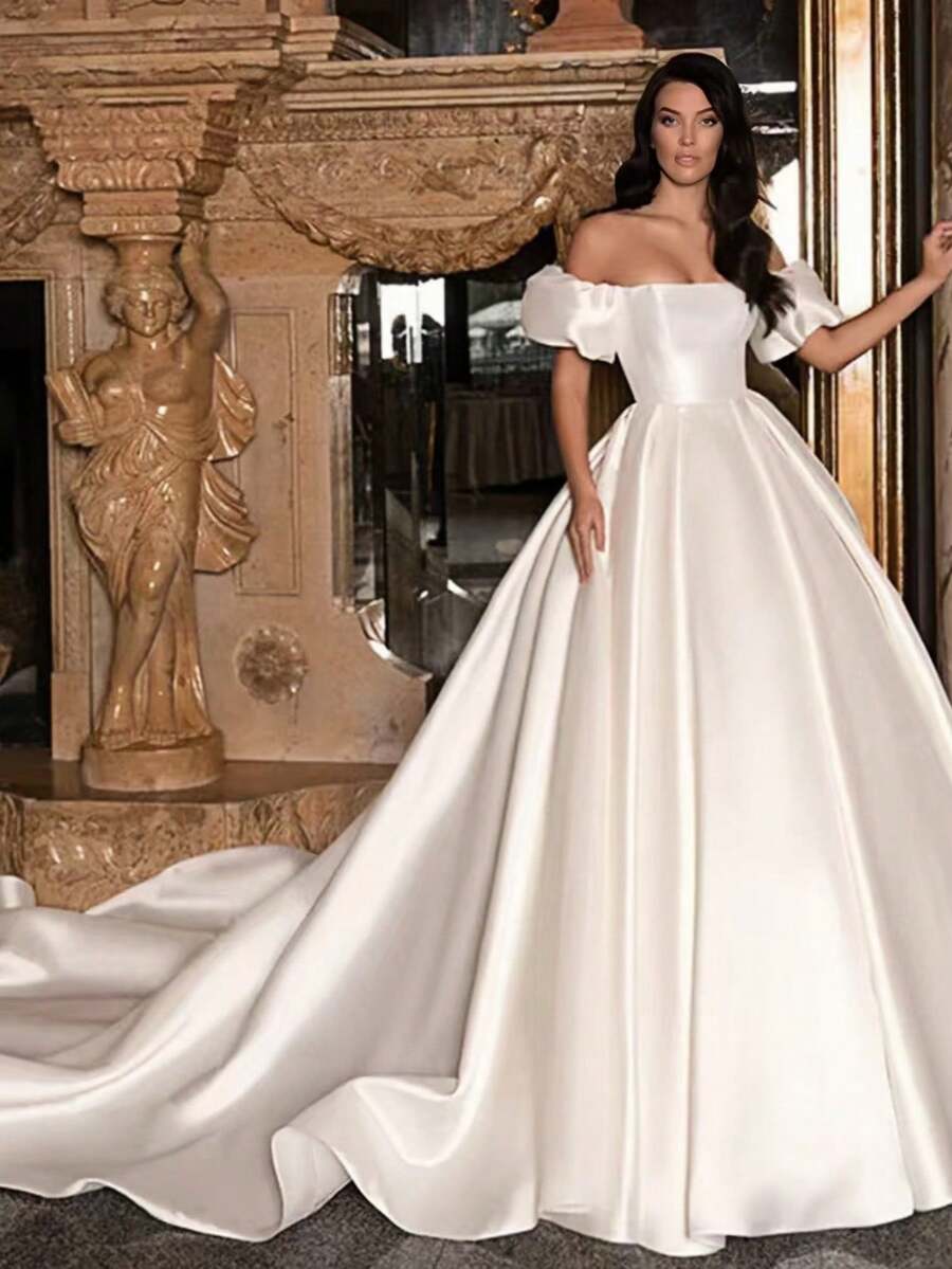 Luxurious Off-Shoulder Satin Ball Gown Wedding Dress With Puff Sleeves And Sweep Train – Classic Elegant Bridal Gown For Church Or Grand Hall Wedding – All Seasons - 白色 - 查看 1