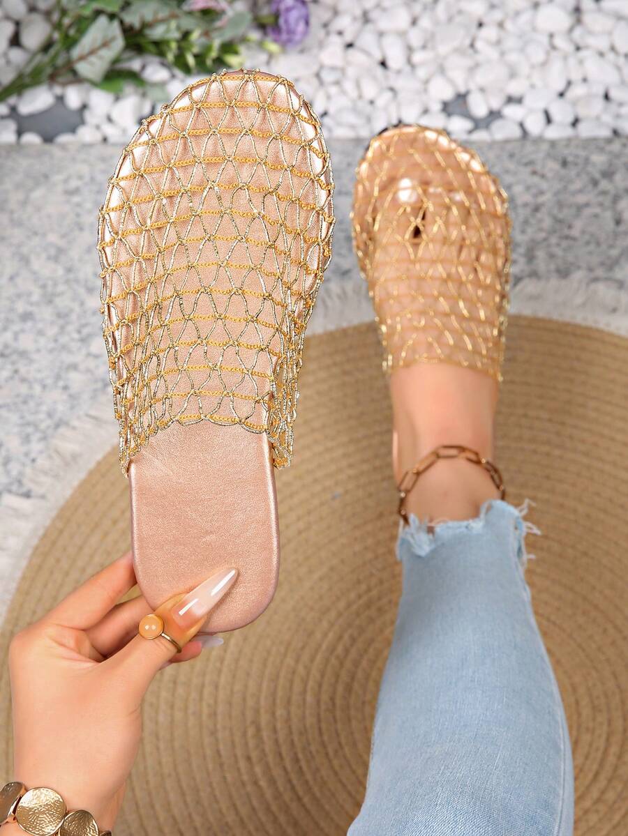 European And American Style New Women's Hollow Back Strap Comfortable Beach Flat Sandals Casual Slides