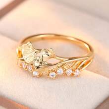 Nhẫn nữ hình lá bạch quả thời trang, thiết kế tinh tế và đính đá zirconia tổng hợp, kiểu dáng đa năng phù hợp cho công sở. - Vàng - Xem 3