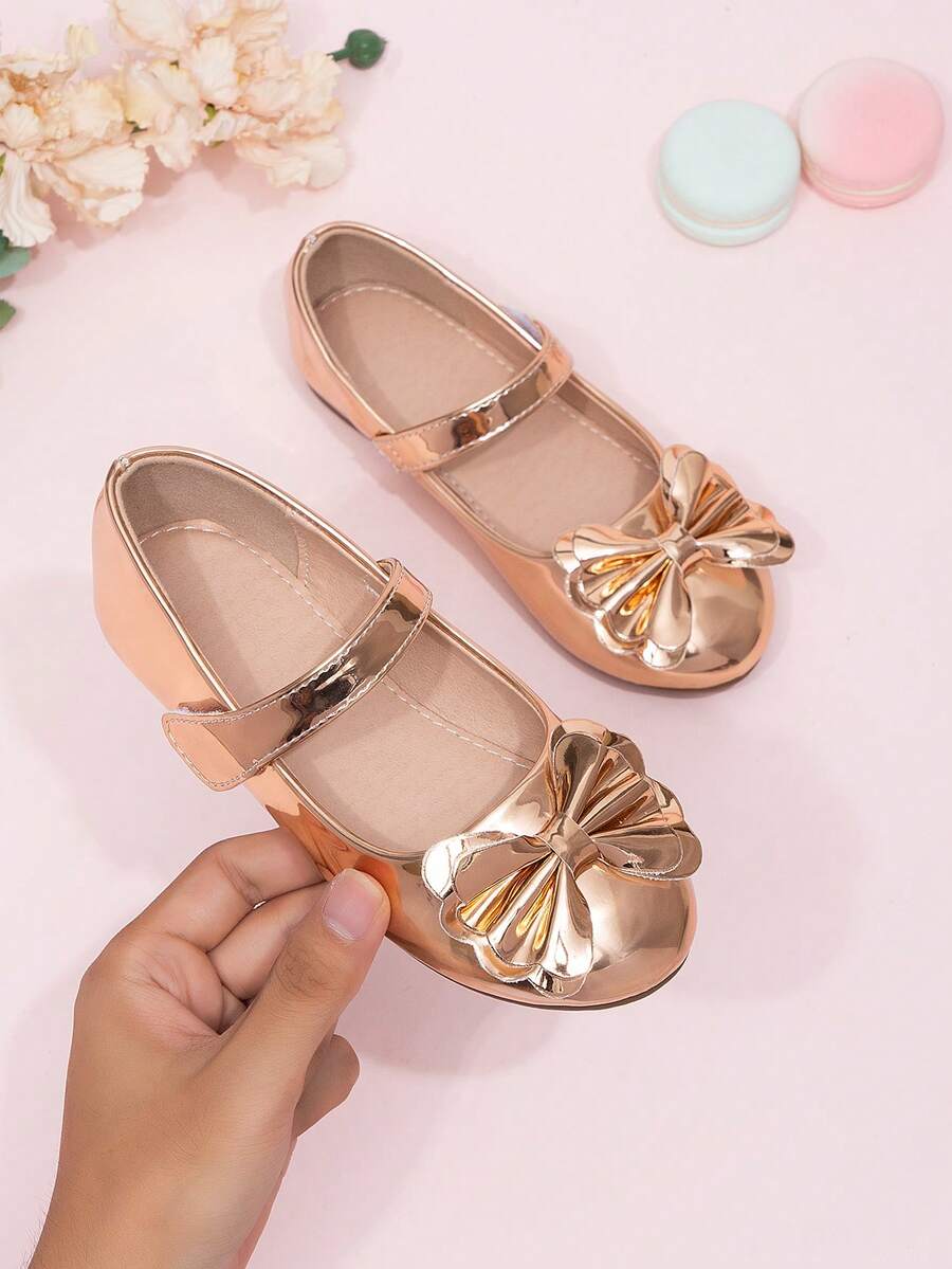 2026 Nuevos zapatos de primavera para niñas con lazo decorativo, unicolor, estilo plano, cierre de gancho y bucle y punta redonda - Dorado - Ver 1