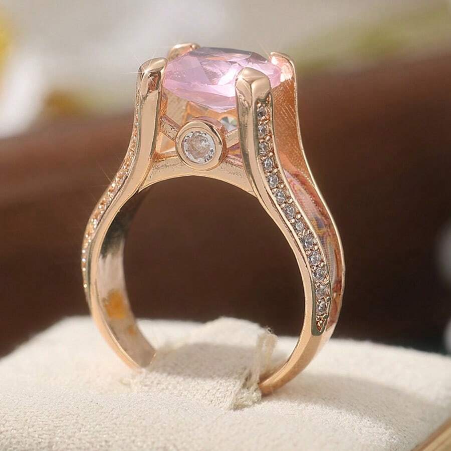 1pc Luxury Vintage Printed Ring, A Delicate Women's Ring Inlaid With Pink Synthetic Zirconia, An Aesthetically Engagement Ring - Gold - View 1