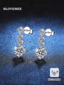 BLOVEMEE Bộ 2 bông tai bạc 925 cao cấp, đính 2 viên đá Moissanite 1 carat, thích hợp cho nữ giới đeo hàng ngày, dự tiệc, lễ hội, Ngày Valentine, Ngày của Mẹ, Giáng sinh, Sinh nhật, Năm mới, Quà tặng trang sức kỷ niệm ngày cưới. - Bạc - Xem 5