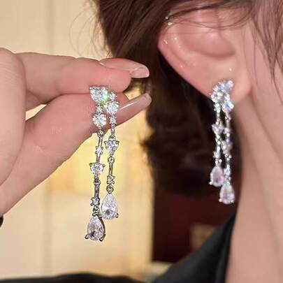 1ペア ファッション ガラス製 ロング ウォータードロップ タッセルピアス 女性のボールパーティー バケーション ウェディングウェアに適しています