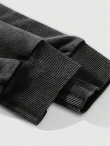 Áo hoodie nam có khóa kéo in khẩu hiệu, chất liệu đã qua xử lý. - màu đen - Xem 6