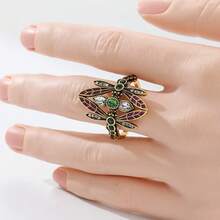 1pc Vintage Elegant Gold Dragonfly Hollow Ring, Inlaid With Synthetic Zirconia. This Graceful Accessory Is Suitable For Women To Wear At Holiday Parties, And Can Also Be Given As A Commemorative Gift. - Gold - View 3