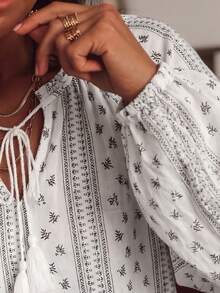 Camisa de manga larga con estampado retro elegante para mujer, top casual de longitud regular con cordón con flecos - Blanco - Ver 3