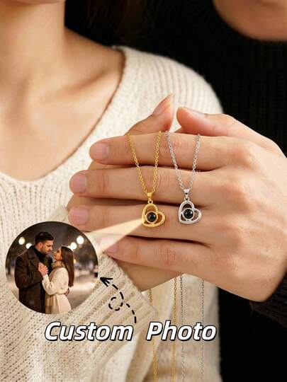 1 chiếc vòng cổ chiếu ảnh tùy chỉnh, vòng cổ hình trái tim bằng thép không gỉ cá nhân hóa, vòng cổ chiếu ảnh tình yêu đôi, vòng cổ ảnh tự làm, vòng cổ dây chữ O bằng thép không gỉ tùy chỉnh, vòng cổ mặt dây chuyền hình trái tim tinh tế, vòng cổ đôi, vòng cổ tối giản đa năng unisex, trang sức ảnh kỷ niệm, quà tặng kỷ niệm cho anh ấy và cô ấy.