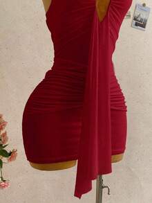 Vestido mini casual de vacaciones para mujer con escote en V profundo, cuello halter con lazo, y drapeado.Adecuado para la playa, cruceros y festivales de música en verano - Burdeos - Ver 5