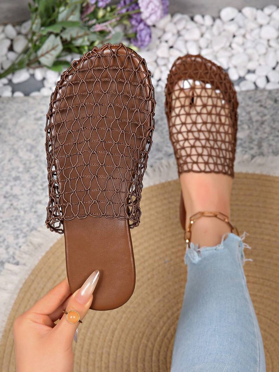 European And American Style New Women's Back Strap Hollow Out Comfortable Beach Flat Sandals Casual Slippers