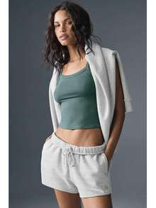 Alo Yoga Accolade Sweat Short | Premium French Terry Loungewear | Luxury Soft-Touch High-Waist Athletic Short | Versatile Unisex Studio-To-Street Essentials | Iconic Chrome Logo Relaxed Fit Apparel - Màu Xám nhạt - Xem 3