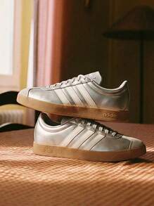 Adidas VL Court Base 女款运动鞋 透气吸汗 弹性好 百搭 Logo 纯色 易洗快干 日常步行 户外上学 女款 银/棕色 JQ3048 - 銀色/棕色 - 查看 1