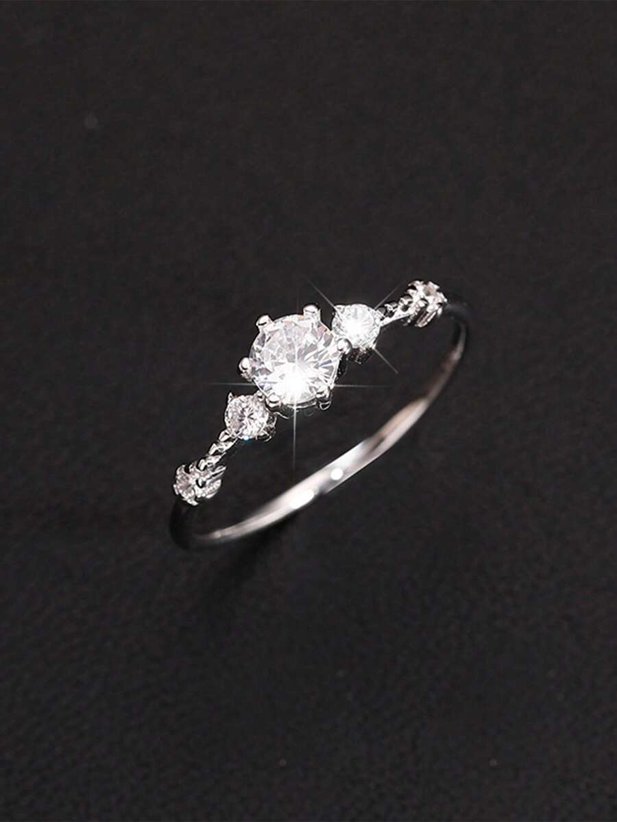 1 chiếc nhẫn bạc 925 Sterling Silver đính đá CZ tròn nhỏ nhắn, kiểu dáng thanh lịch, điểm xuyết họa tiết pave tinh tế, nhẫn đính hôn tối giản không gây dị ứng dành cho nữ. - Bạc - Xem 1