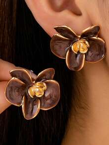 1 Pasang Anting Tusuk Kupu-kupu dan Bunga Anggrek Berenamel Paduan Logam Mewah 3D Modis - Khaki - View 6