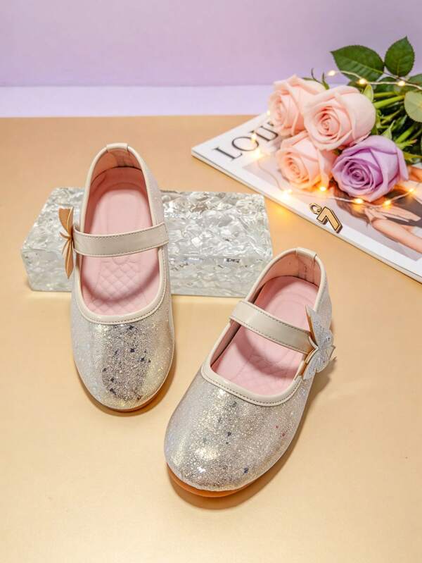 1 par de zapatos de moda para niños, zapatos planos amarillos para niñas con estrellas y mariposas brillantes, suelas antideslizantes, adecuados para salidas de verano, banquetes, fiestas y vacaciones