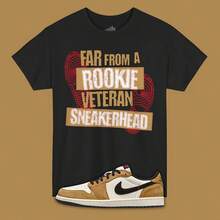 Camiseta de veterano Sneakerhead a juego con las jordans 1 Low Rookie of the Year, camiseta retro unisex. - forma - Ver 1