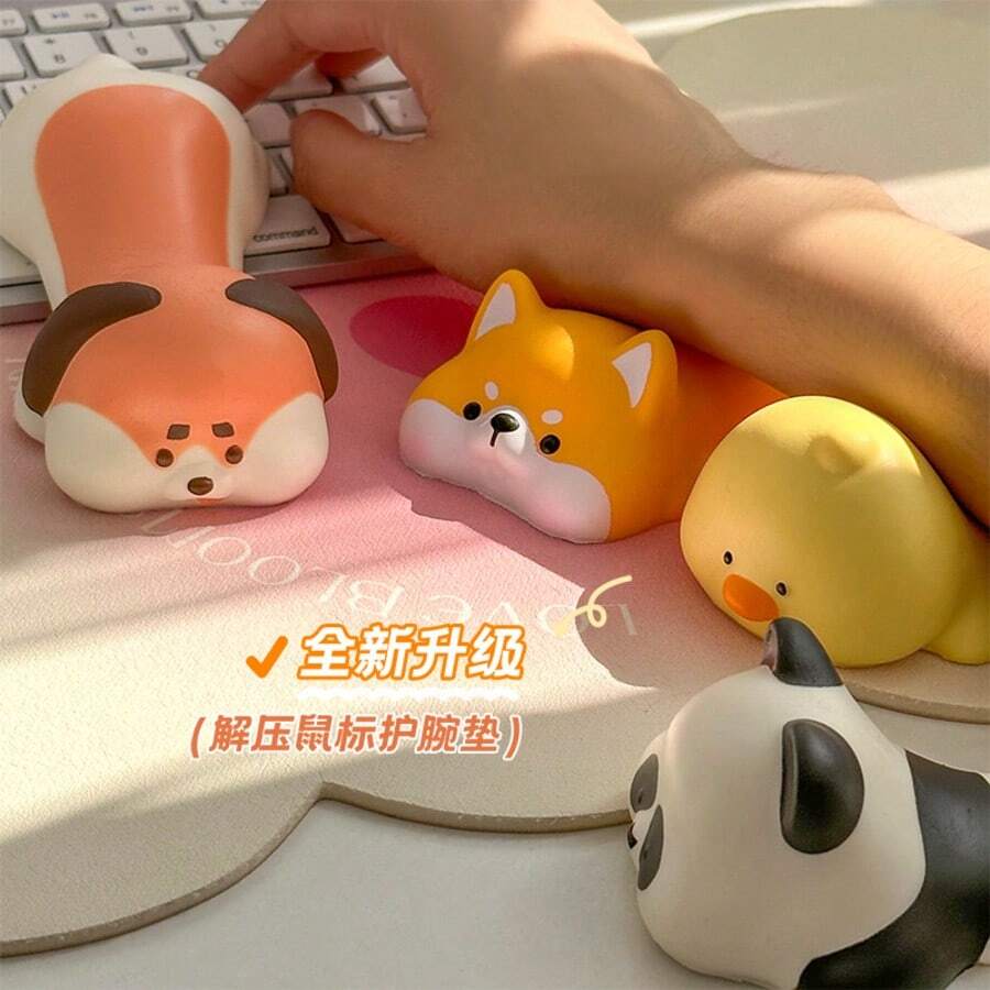 1个卡通动物腕垫，硅胶记忆棉软腕托，符合人体工学的弧形设计，为键盘和鼠标提供腕部支撑，可爱的动物造型腕垫可缓解腕部疼痛，柔软防滑手枕，适合上班族和学生使用。