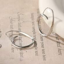 Boucles d'oreilles minimalistes de style rétro faites à la main, convenant pour le port quotidien, les rendez-vous, les festivals et diverses occasions. Un cadeau délicat et surprenant pour les femmes - Argent - Voir 7
