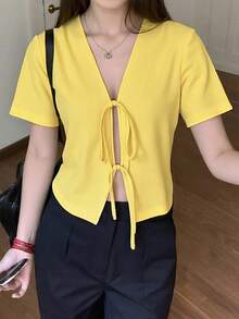 Camiseta de Verano para Mujer, Estilo Urbano, Manga Corta, con Cordones, Color Sólido, Sexy, Cuello en V - Amarillo - Ver 1