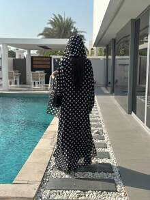 Hafizah 優雅女款波點開襟長襯衫,輕盈雪紡面料,適合夏季度假穿著,時尚飄逸設計 - 黑色 - 查看 4