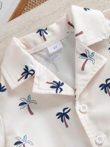 Bộ đồ 2 món cho bé trai mùa hè, phong cách đường phố, gồm áo polo tay ngắn màu mơ in họa tiết và quần short cùng màu, thích hợp mặc đi chơi, đi học và đi nghỉ mát. - Màu be - Xem 3