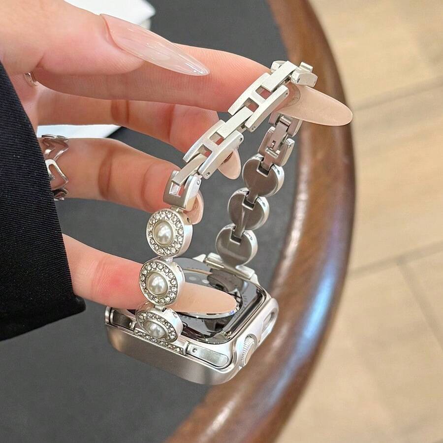 LuLuTom 1条奢华仿珍珠水钻星形金属表带，兼容 Series 11/10/9/8/7/6/SE/5/4/Ultra 2/3，适用于49mm（S10/S11）、46mm、45mm、44mm（S10/S11）、42mm、41mm、40mm、38mm表径，时尚休闲手链配饰，轻薄舒适，完美贴合手腕。