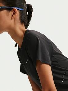 Nike Swift Dri-FIT 女款短袖跑步上衣 IF1681-010 - 黑色 - 查看 3