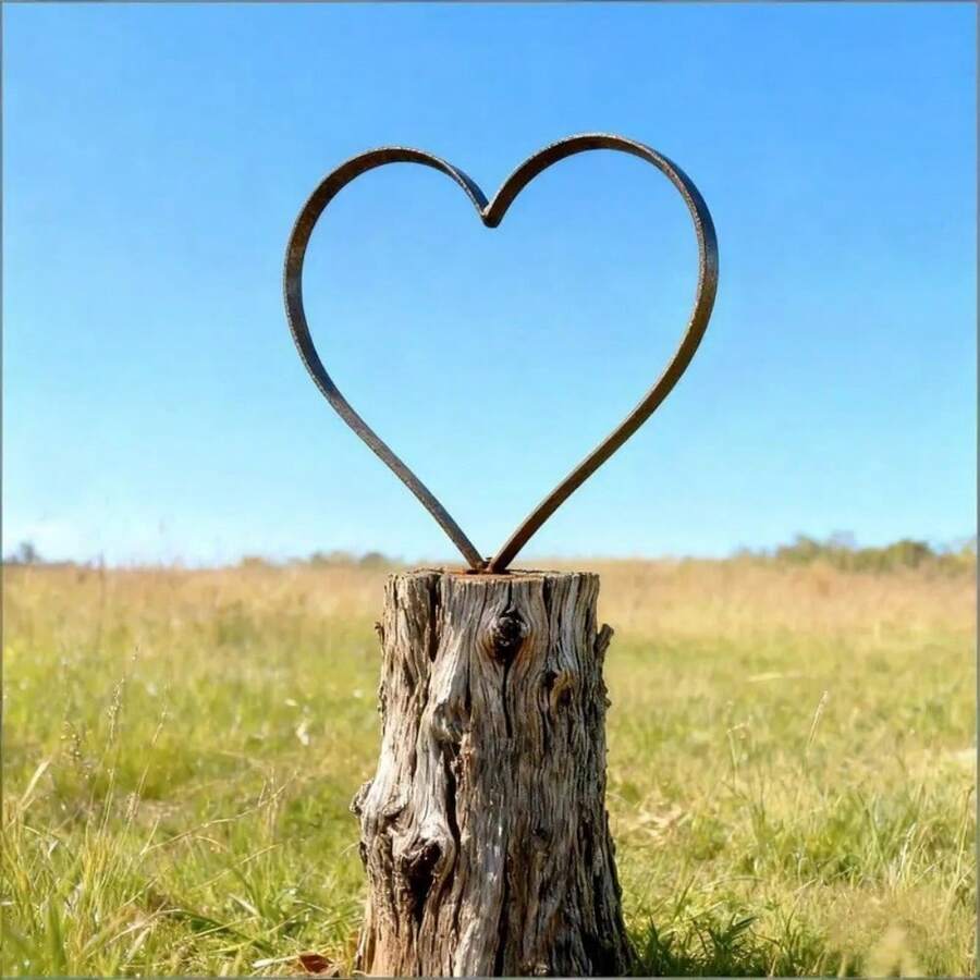 1pc Natural Rusted Metal Heart-Shaped Garden Stake - Outdoor Yard Art Decor, Brand New Rusted Heart Sculpture