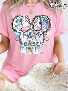 This Disney-Licensed Women's Summer Cotton T-Shirt Features A Design On The Front: A Hand-Drawn Disney Castle Framed By Minnie Mouse's Large Bow, With Delicate And Dreamy Blue And White Spires Creating A Lively Party Atmosphere. Perfect For Taking Photos At Disneyland, As A Travel Souvenir, Or For Everyday Casual Wear. As Part Of A Disney Family Travel Set, It Also Makes An Ideal Valentine's Day Gift For Friends And Family. This New Spring Style Is Comfortable Against The Skin And Suitable For Outdoor Wear. - Hồng - Xem 1