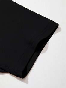 This Summer Short-Sleeved Crew Neck T-Shirt Features A Comfortable, Breathable Fabric And A Casual Print. It's Perfect For Everyday Wear, Both For Boys And Girls. - 黑色 - 查看 5