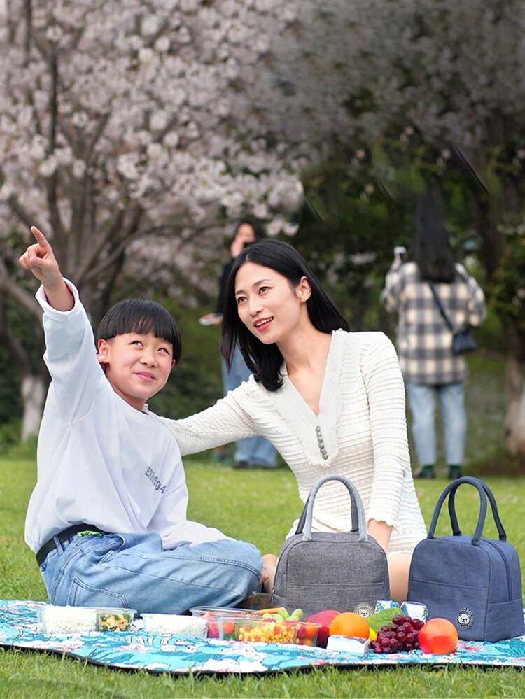 1个小熊图案保温午餐袋，铝箔保温午餐包，防水设计，适合学校和办公室使用 - 保持食物新鲜美味，可用作便当盒、手提包、厨房野餐食品收纳袋、返校必备品、户外手提袋 - 彩色 - 查看 10