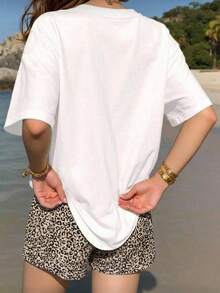 2 piezas Conjunto de top de manga corta con estampado flor y short animal print estampado animal para mujer- Traje de verano de dos piezas para mujer para vacaciones en la playa - Blanco - Ver 3
