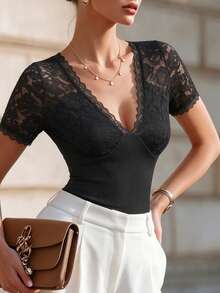 Blusa corta de mujer con cuello en V, manga corta, ajustada, con parches de encaje negro elegante, adecuada para primavera/verano, vacaciones, citas, uso casual en la calle - Negro - Ver 4