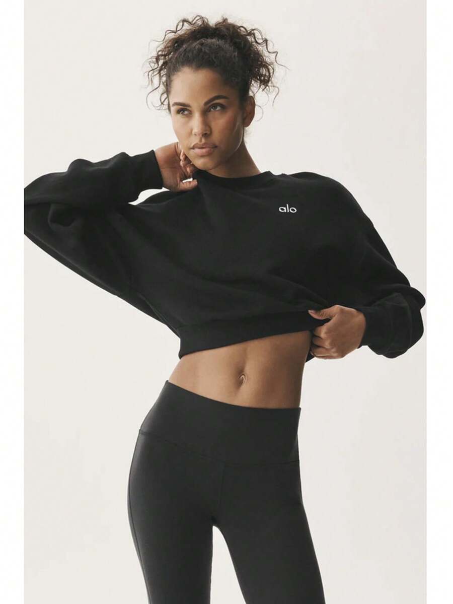Alo Yoga Cropped Accolade Crewneck | Heavyweight Soft French Terry | Luxe Brushed Interior | Drop-Shoulder Relaxed Fit | Iconic Chrome Logo Detail | The Ultimate Street-To-Studio Staple