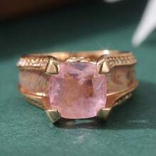 1pc Luxury Vintage Printed Ring, A Delicate Women's Ring Inlaid With Pink Synthetic Zirconia, An Aesthetically Engagement Ring - Gold - View 3