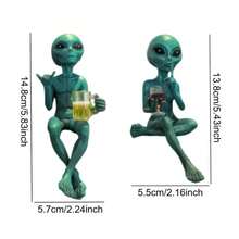 1件綠色外星人喝水樹脂收藏人偶，咖啡吧裝飾，酒吧裝飾，太空主題裝飾，可搭配紅酒與啤酒 - 套裝 - 查看 3