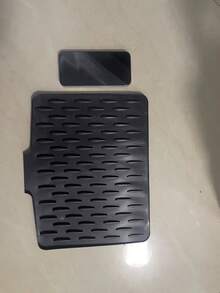1件防滑矽膠碗盤瀝水墊，12.6 X 10.24 英吋耐熱表面，內建排水系統，適用於檯面、水槽與冰箱，易清潔且耐用，理想的廚房瀝水墊 - 瀝水墊 - 查看 4