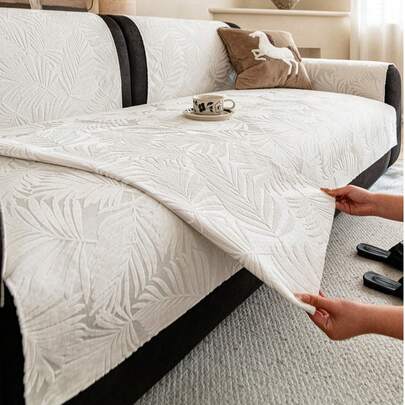 1 tấm bọc ghế sofa dày dặn dùng được cả bốn mùa, chất liệu jacquard, ấm áp và mềm mại, thân thiện với thú cưng, chống bẩn và trầy xước, phù hợp cho phòng khách, phòng ngủ, ngoài trời, vừa với ghế sofa 1/2/3/4 chỗ ngồi.