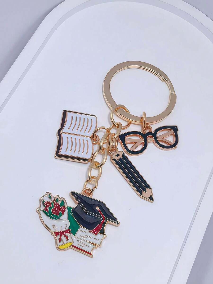 Série de Formatura: Pingente de Boné de Formatura, Pingente de Livro, Pingente com Tema de Volta às Aulas, Pingente de Mochila, Pingente, Memorabilia Inspiradora do Campus, Acessórios de Bolsa, Pingente de Celular, Presente de Aniversário, Presente Criativo, Presente de Volta às Aulas, Pingente de Casal, Pingente de Viagem, Chaveiro. Presente Perfeito para Namorada