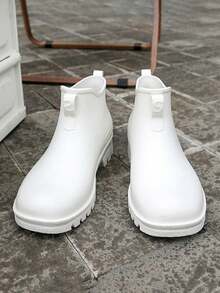 Botas de lluvia unisex para hombre y mujer, diseño sencillo de color sólido ideal para parejas, calzado exterior impermeable con suela antideslizante y resistente al desgaste, versátiles para combinar cualquier look, perfectas para días lluviosos, acampadas, pesca y paseos en la playa. - Blanco - Ver 5