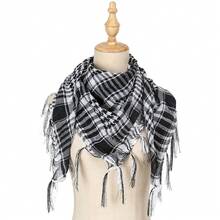 1 pièce Foulard carré tactique à imprimé écossais classique mode femme, foulard de couple de protection solaire et coupe-vent arabe avec glands, unisexe pour un usage quotidien et extérieur - Noir et Blanc - Voir 2