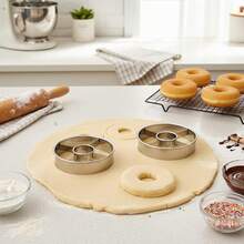 Khuôn làm bánh donut bằng thép không gỉ (1/2 chiếc) - Khuôn cắt bánh quy tròn rỗng chuyên nghiệp, dụng cụ cắt bánh mì đa năng, dụng cụ làm bánh tại nhà tự chế, dễ dàng làm ra những chiếc bánh donut hoàn hảo. - Bạc - Xem 7
