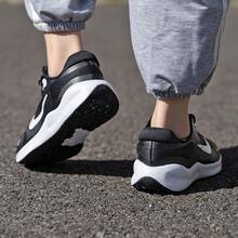 Nike Revolution 7系列丨防滑耐磨緩震透氣網面兒童日常動休閒慢跑鞋 - 黑色 - 查看 6