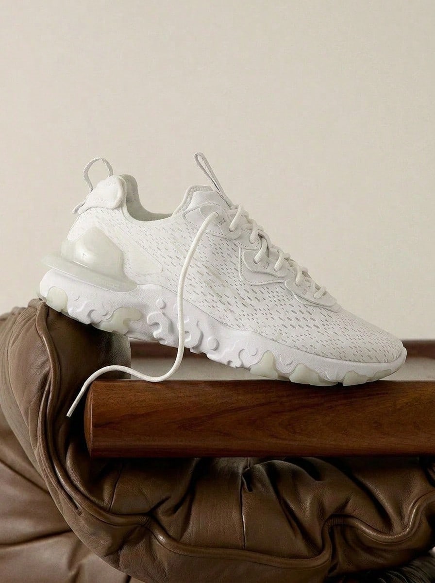 Nike 男式运动鞋舒适缓震防滑柔软支撑系带简约易搭配优质耐用健身通勤日常运动街头旅行都市休闲白色浅烟灰色 CD4373-101 - 白色/白色/淺色 - 查看 1