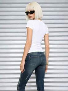 Camiseta de algodón de manga corta con cuello redondo, ajustada y suave, para mujer, tops para salir, vintage, generación Z, tops, curvas, ropa Y2K, algodón, Italia, Grecia, tops para damas, tops bonitos, camisetas gráficas, conjuntos de primavera, estilo callejero americano, casual deportivo, estilo unisex, estilo casual urbano, casual, jersey, camisetas holgadas, ropa urbana retro, estilo de los 90, estilo de los 2000, subcultura, estilo europeo, tops negros, tops blancos, conjuntos de fiesta de los 90. - Blanco - Ver 2
